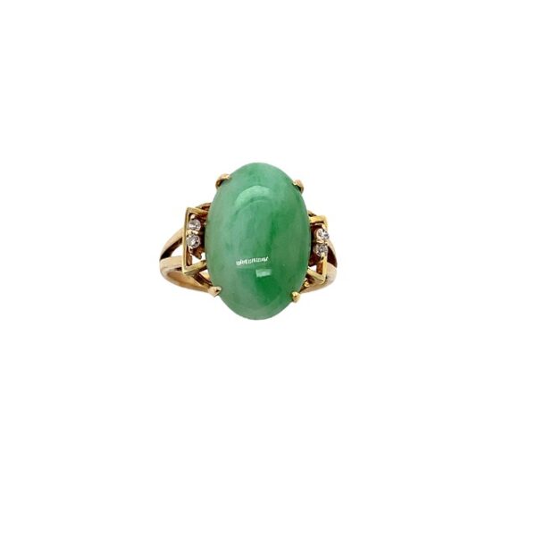 18ct Yellow Gold 5ct Oval Jade Ring, With 2 Diamonds On Each Shoulder