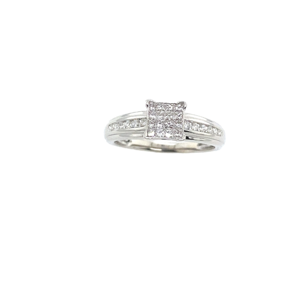 9ct White Gold Princess Cut & Round Diamond Ring set with 0.50ct of Diamonds