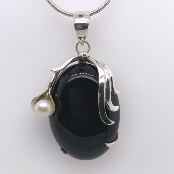 Onyx & Cultured Pearl Pendant On A 16" Silver Chain, With Trigger Clasp