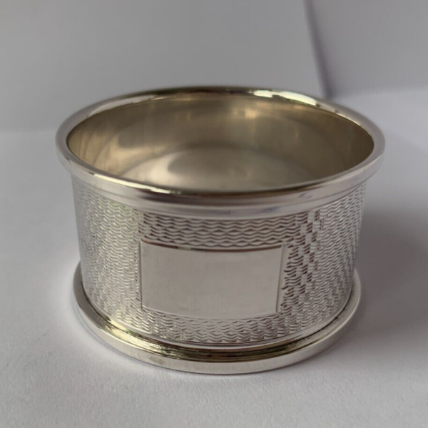 Sterling Silver Round Napkin Ring by W I Broadway & Co from 1979