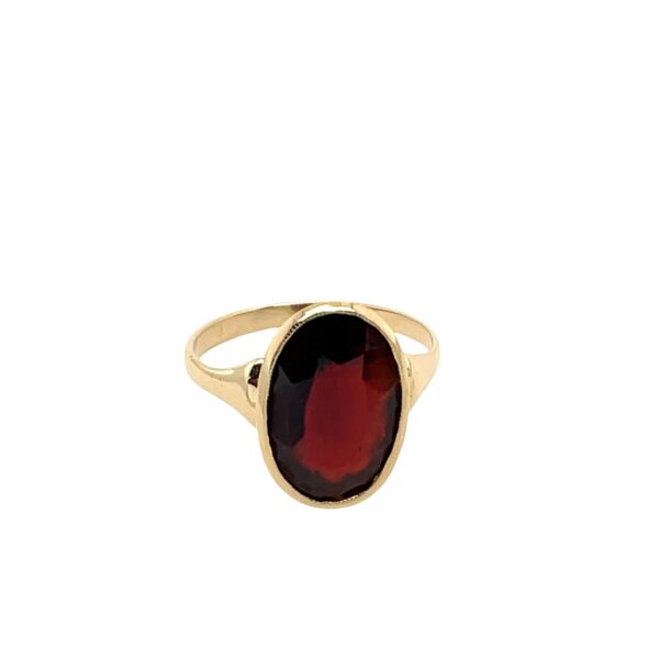 9ct Yellow Gold Oval Garnet Ring