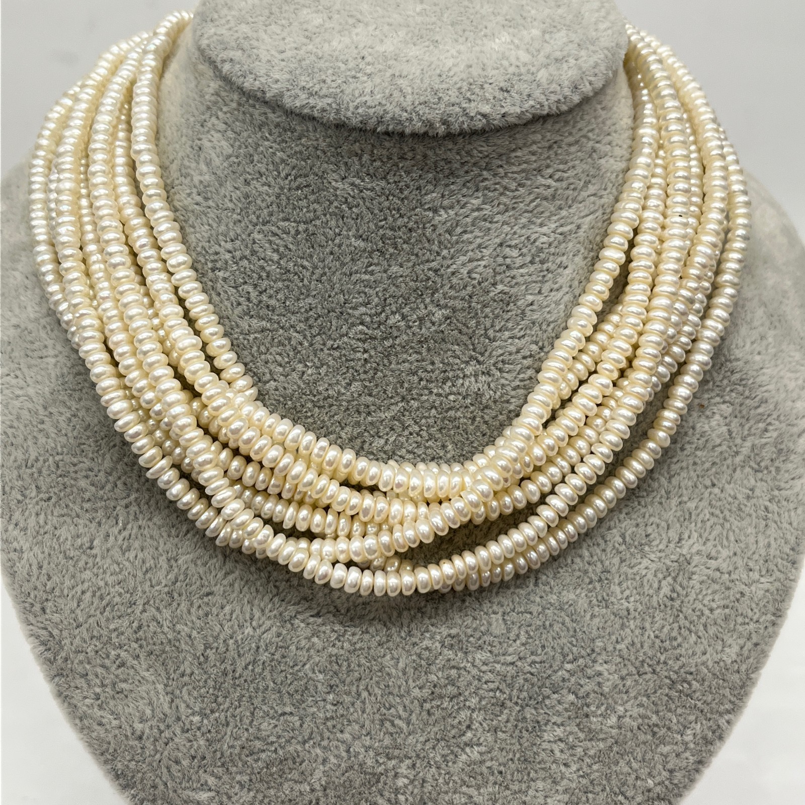 Vintage 8-Row Pearl Necklace – 9ct Yellow Gold Clasp