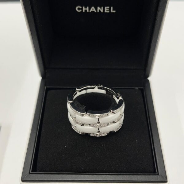 CHANEL Ultra Diamond 18ct White Gold  Ring & Ceramic A12822