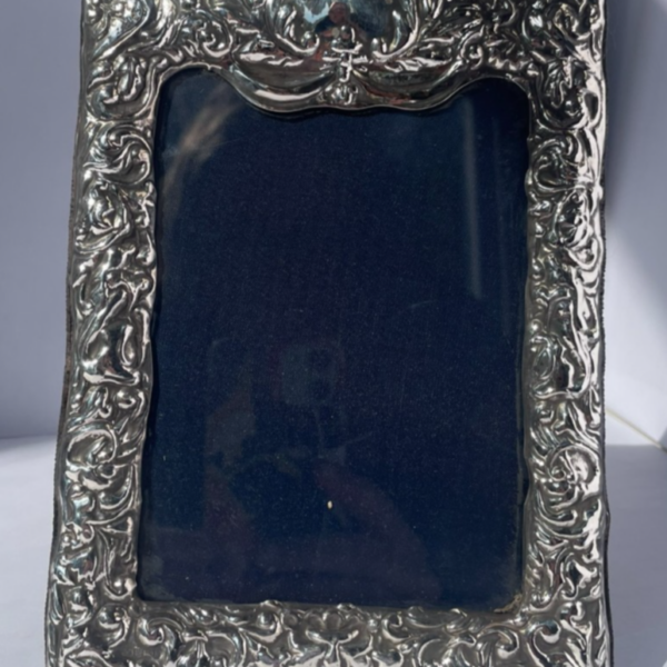 Sterling Silver Photo Frame by Alan M Weisrose in London in 1991, 3.5 by 5